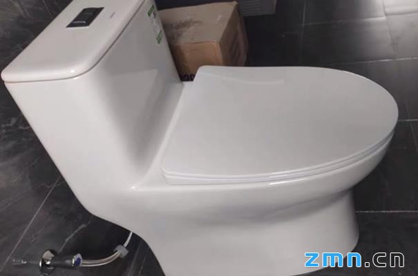 马桶水箱一直上水不停找谁维修